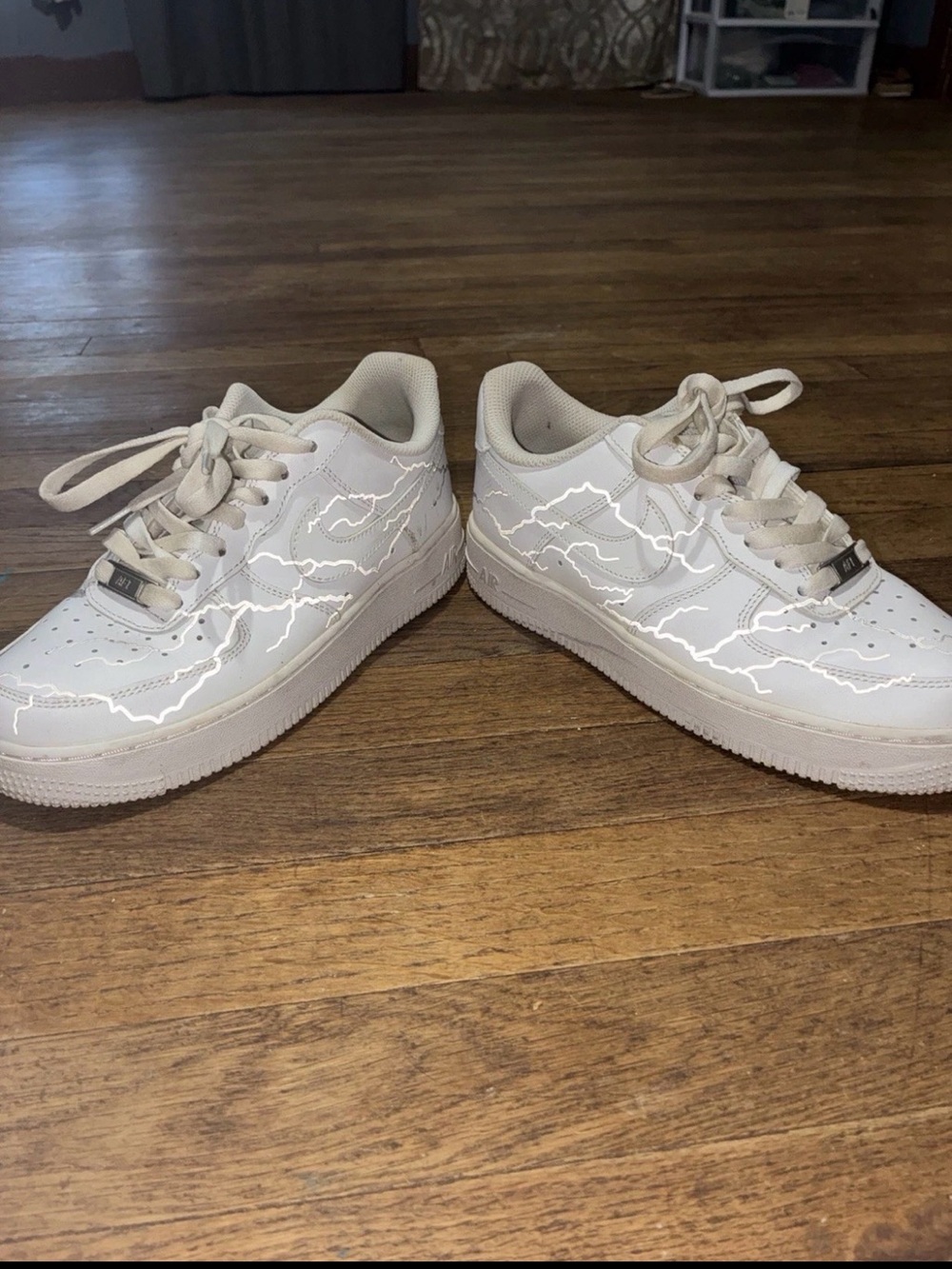 Nike Air Force 1 Unisex White/Gray Abstract Lace-Up Low Top Sneakers